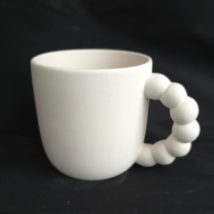 Becher mit Perlenhenkel